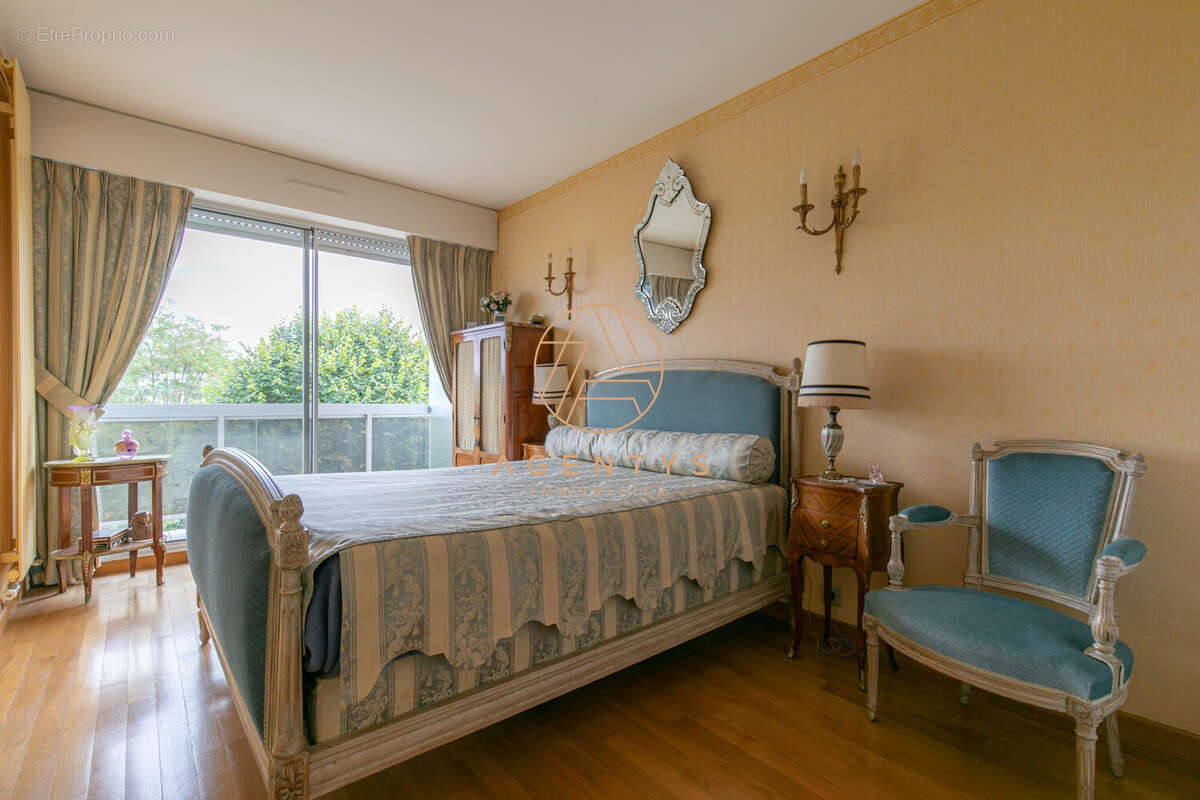 Appartement à SAINT-MAUR-DES-FOSSES