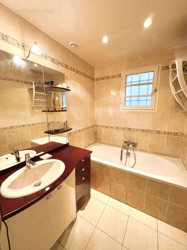 Maison à LA CHAPELLE-EN-SERVAL