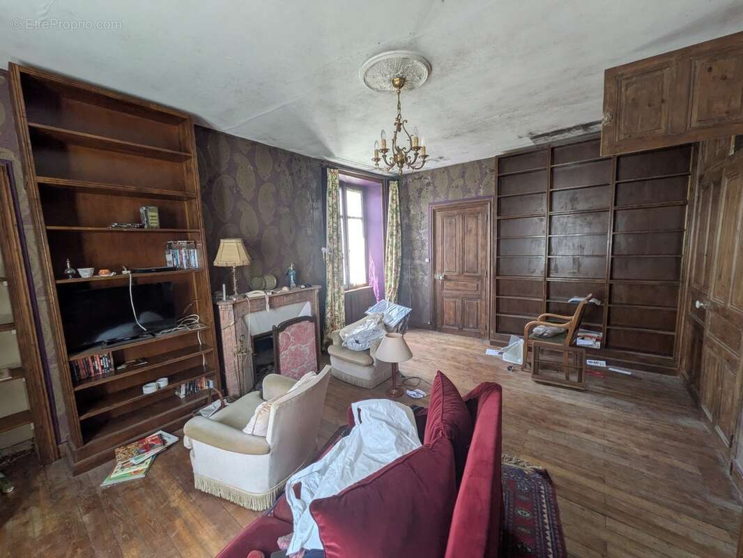 Guemene sur scorff maison bourgeoise  7 pièces 185 m² environ avec garage et dépendances,un puits une parcelle de 3706m² - photo 12