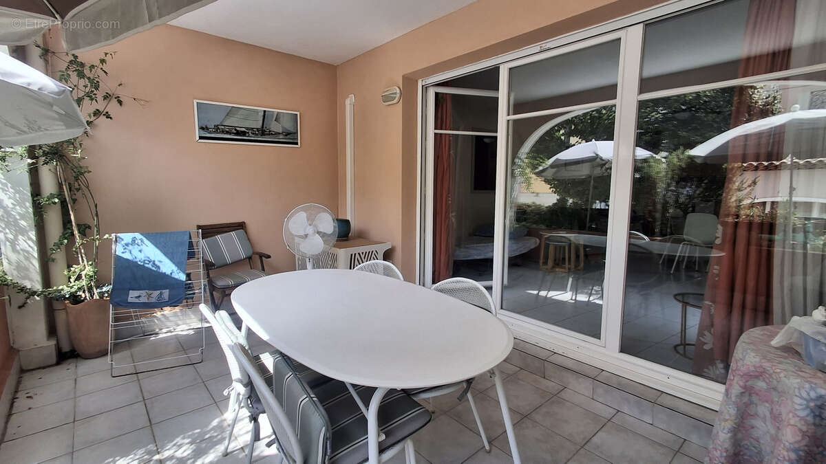 Exclusivité   T3 traversant avec terrasse plein Sud, parking privatif et garage en option   Saint-Cyr-sur-Mer - photo 6