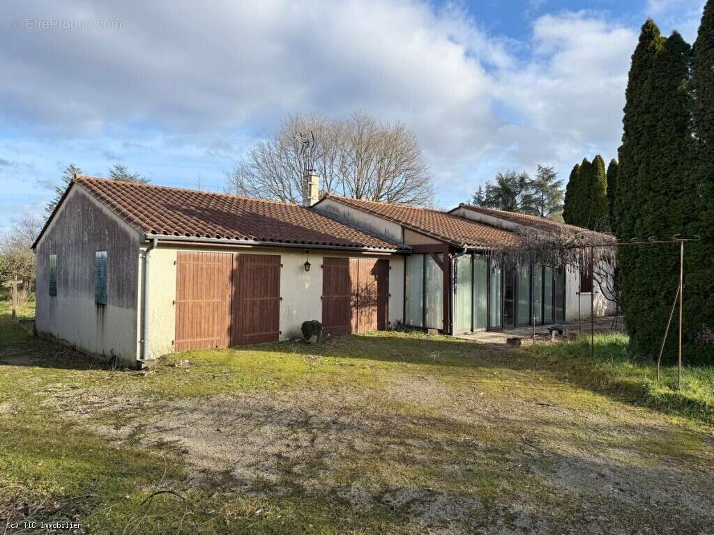 Maison à VERTEUIL-SUR-CHARENTE