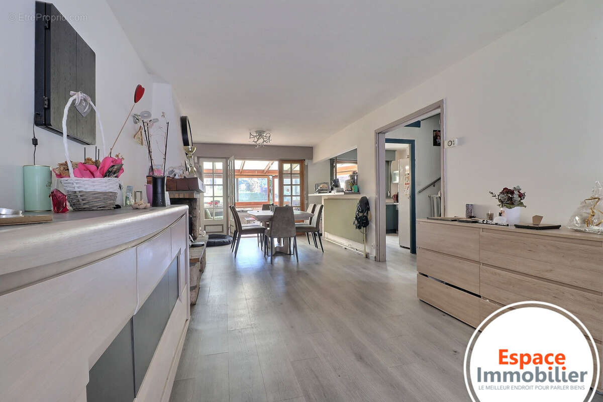 Maison à NEUVILLE-SUR-ESCAUT