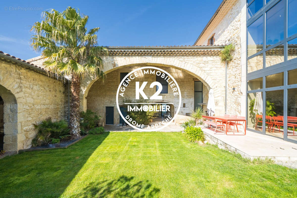 Maison à MONTELIMAR