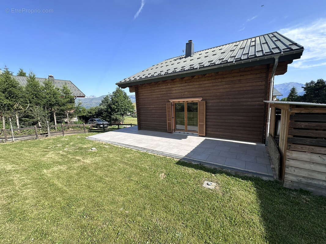 Maison à ALBIEZ-MONTROND
