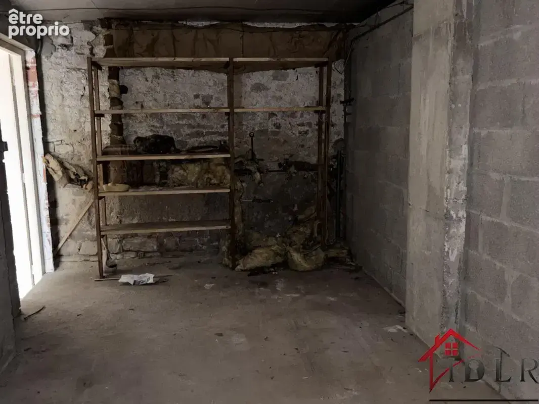 Immeuble d'habitation divisé en 3 logements à rénover - Idéa - photo 10