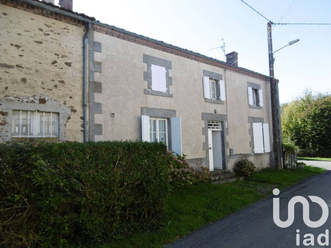 Photo 1 - Maison à BUSSIERE-POITEVINE