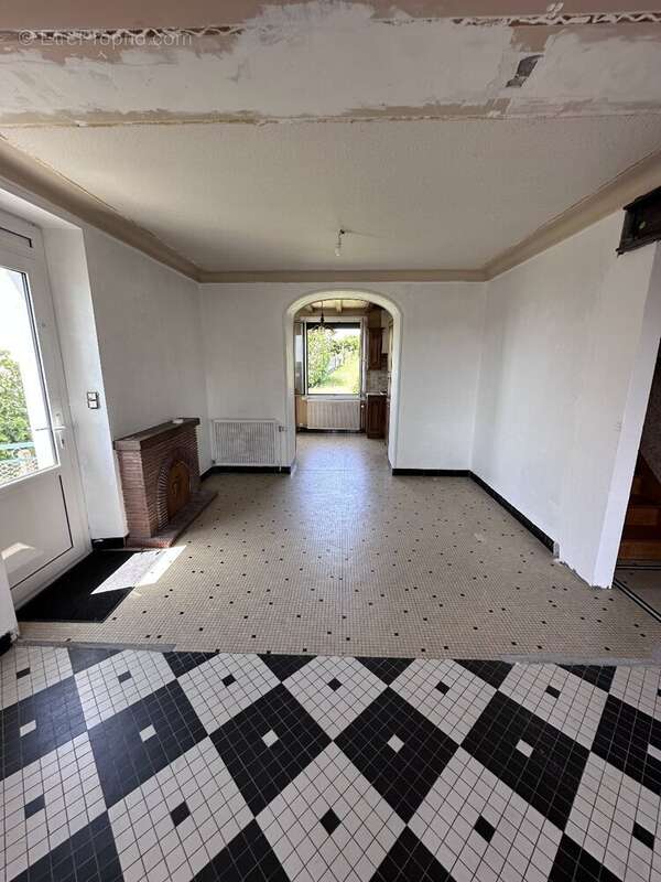 Maison avec jardin et possibilité d'acquisition d'un terrain constructible supplémentaire - photo 6