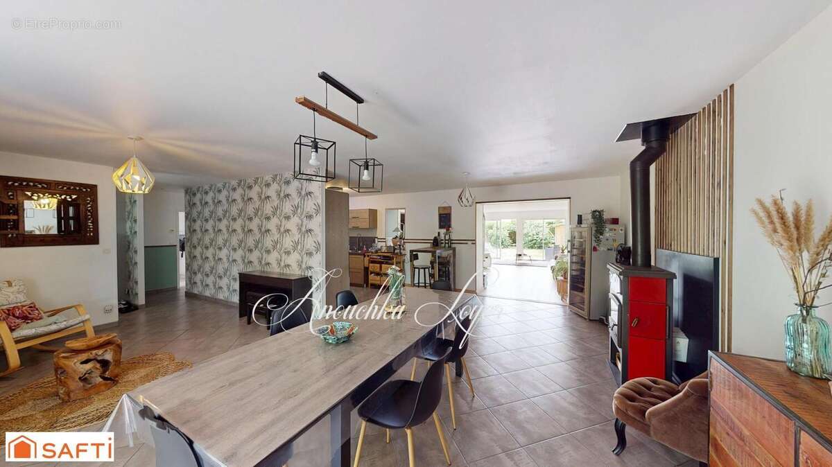 Maison 218 m² à Toulenne  - photo 3