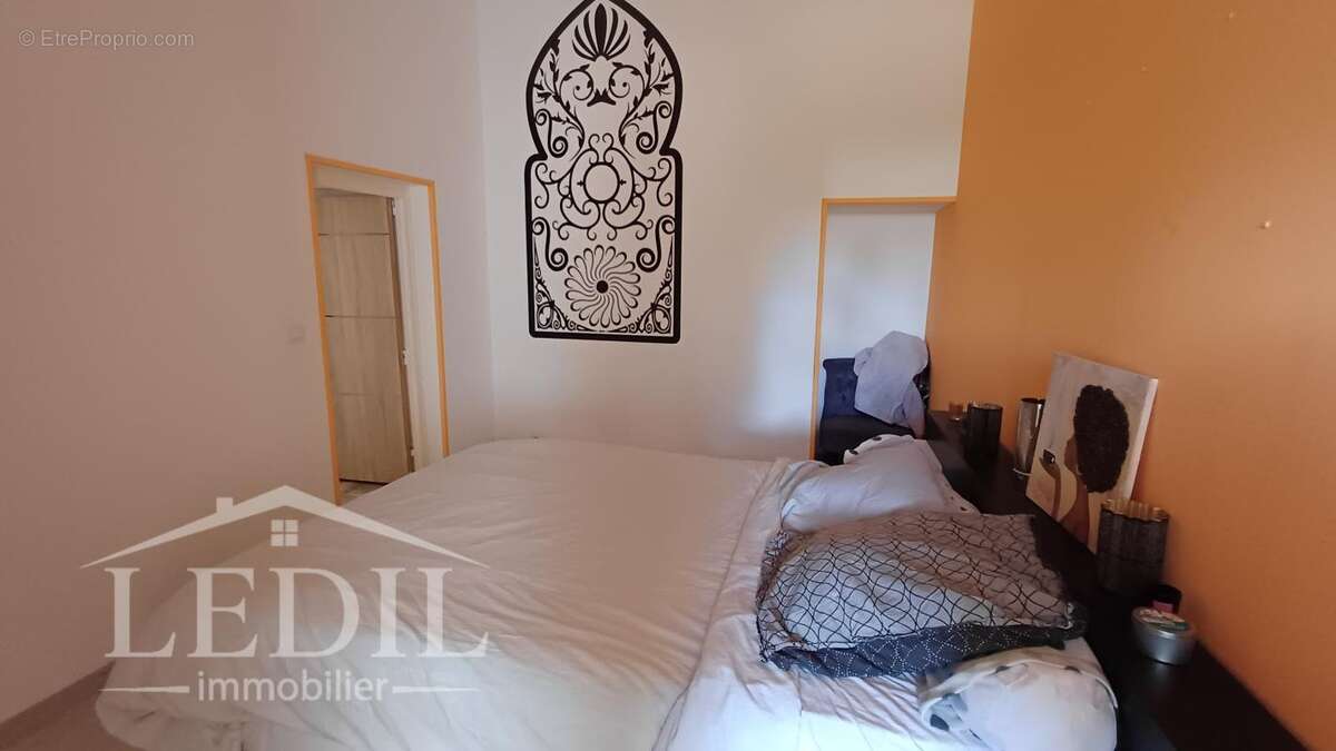 Maison à PUJOLS-SUR-CIRON