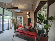 Commerce à VAULX-MILIEU