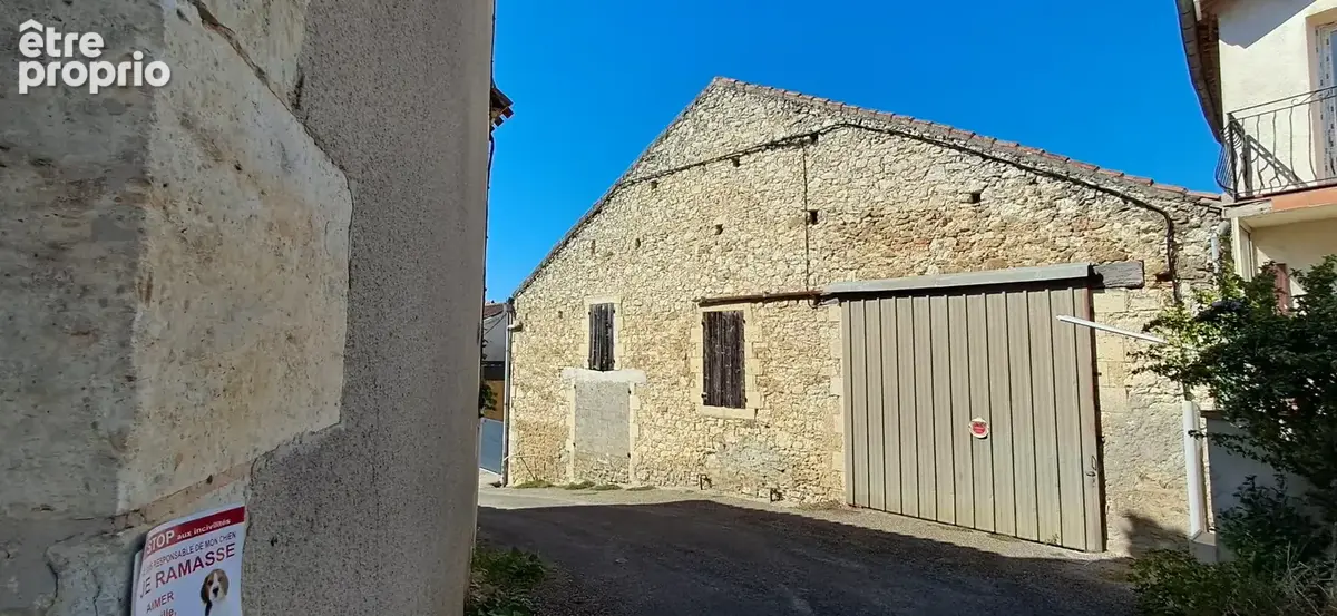 Commerce à VIC-FEZENSAC