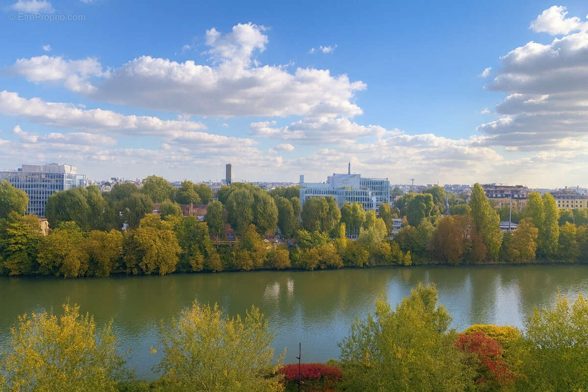 Appartement à COURBEVOIE