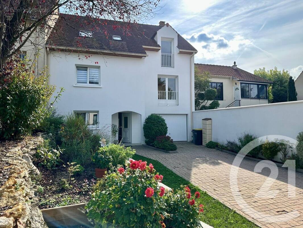 Maison à MONTEVRAIN