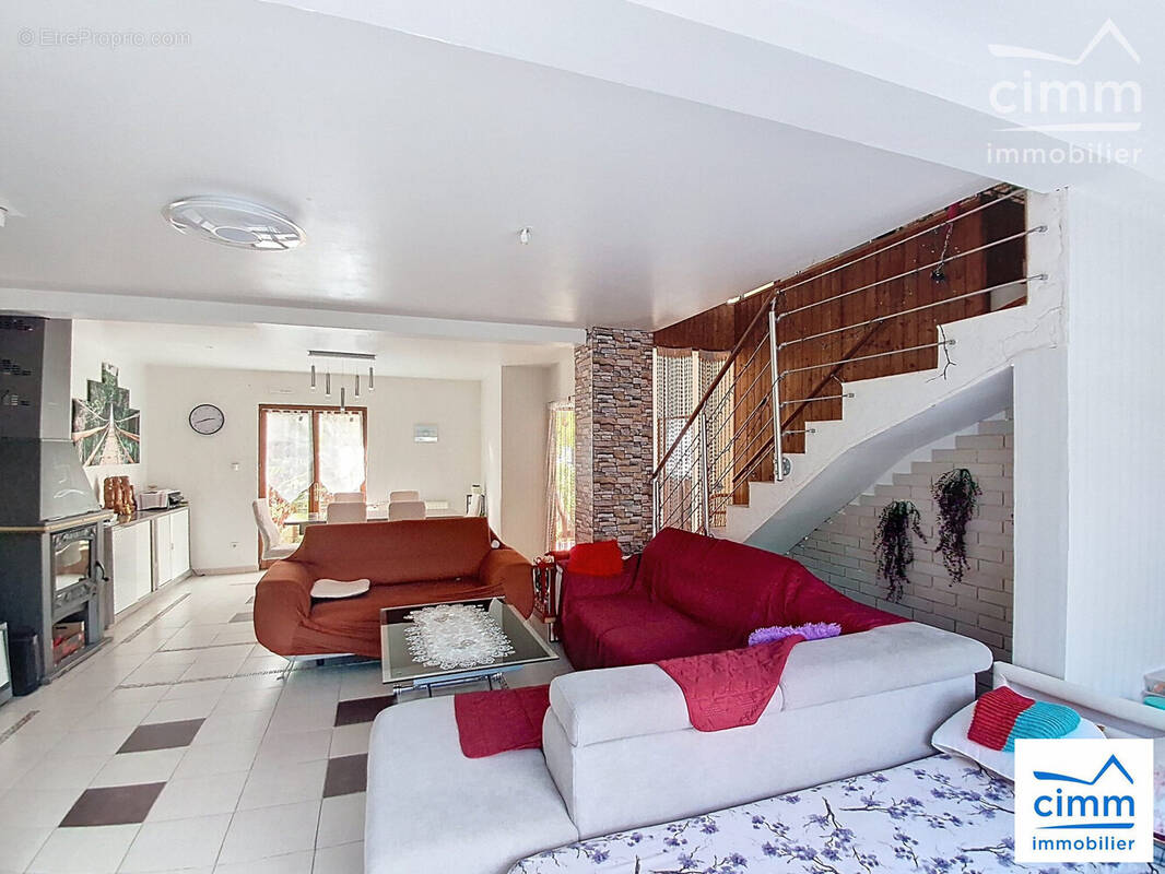 Maison à NOYAL-CHATILLON-SUR-SEICHE