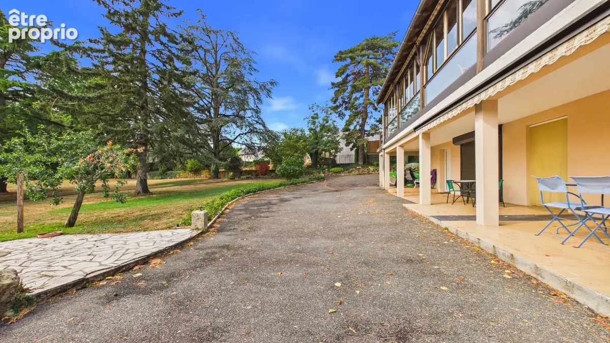 Maison 6 pièces - Centre du village - Parc arboré - photo 18