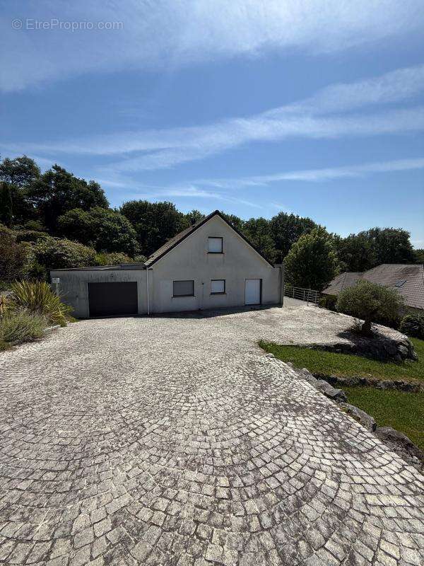 Maison à NAVAILLES-ANGOS