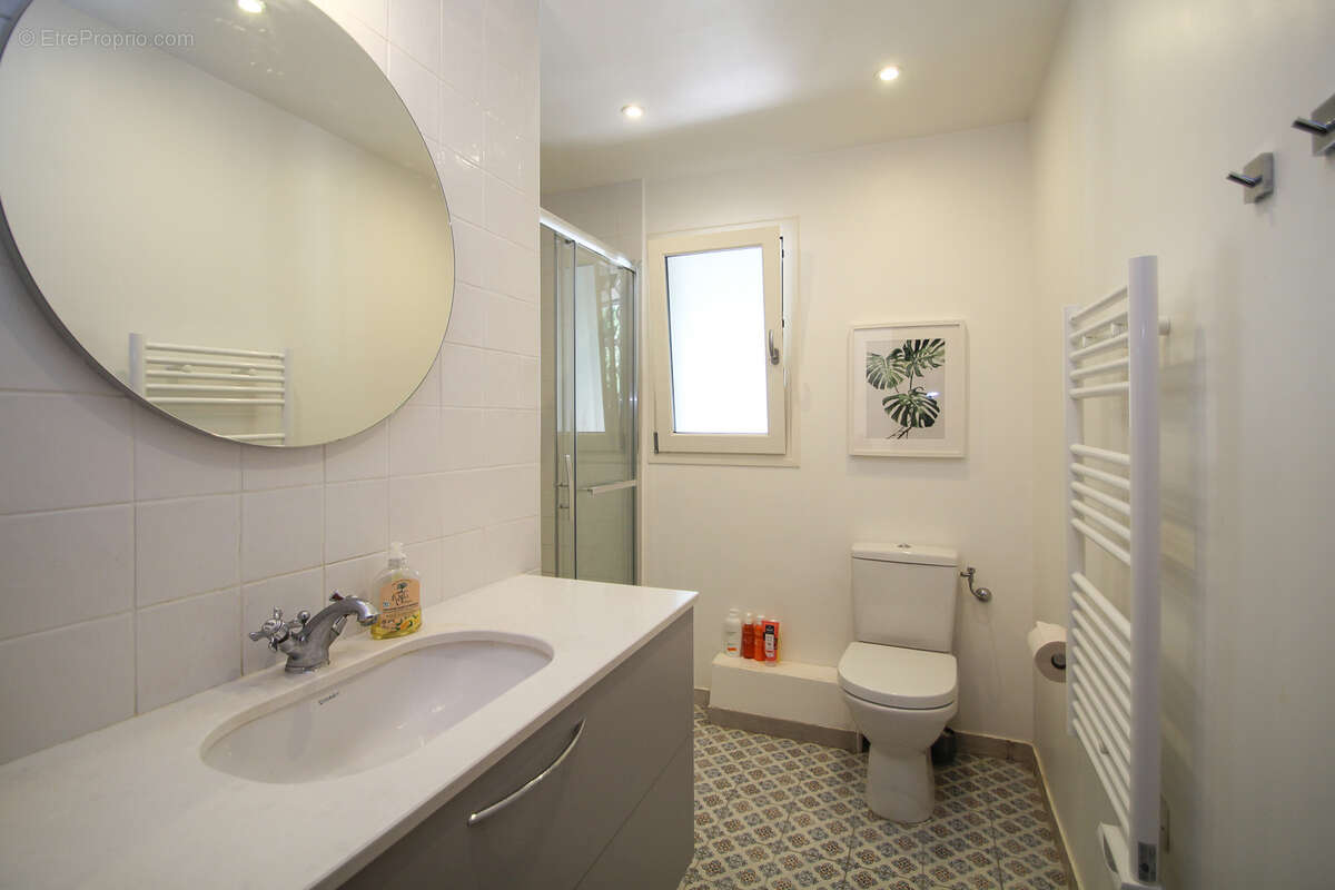 Maison à TOURRETTES