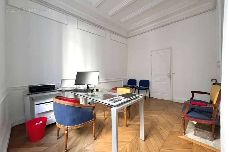 Appartement à PARIS-8E