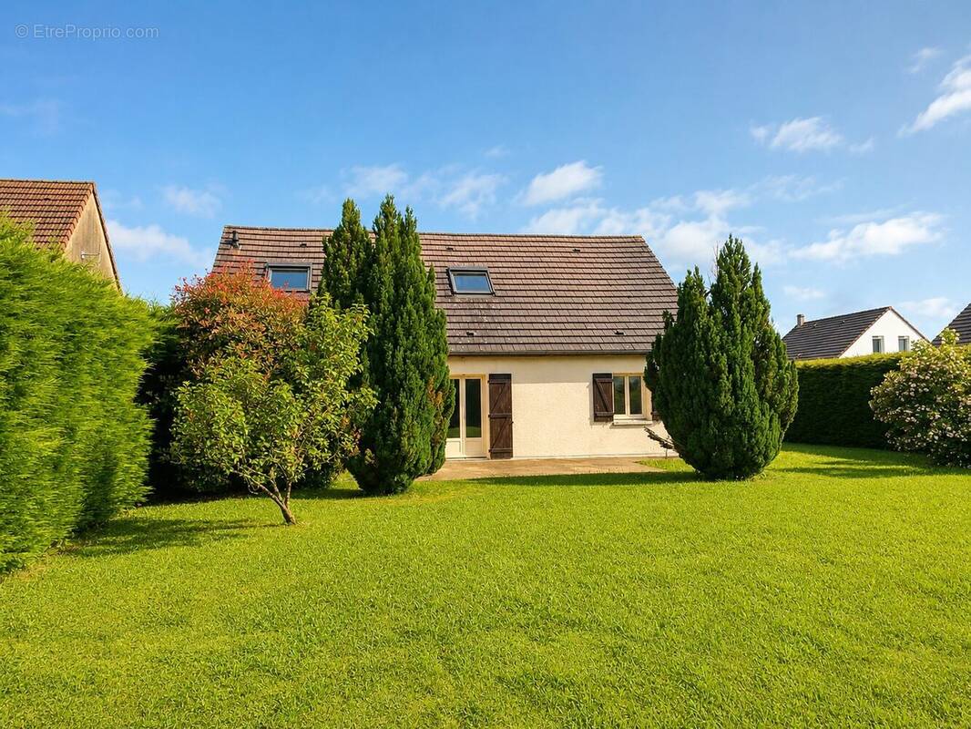 Maison à LONGECOURT-EN-PLAINE