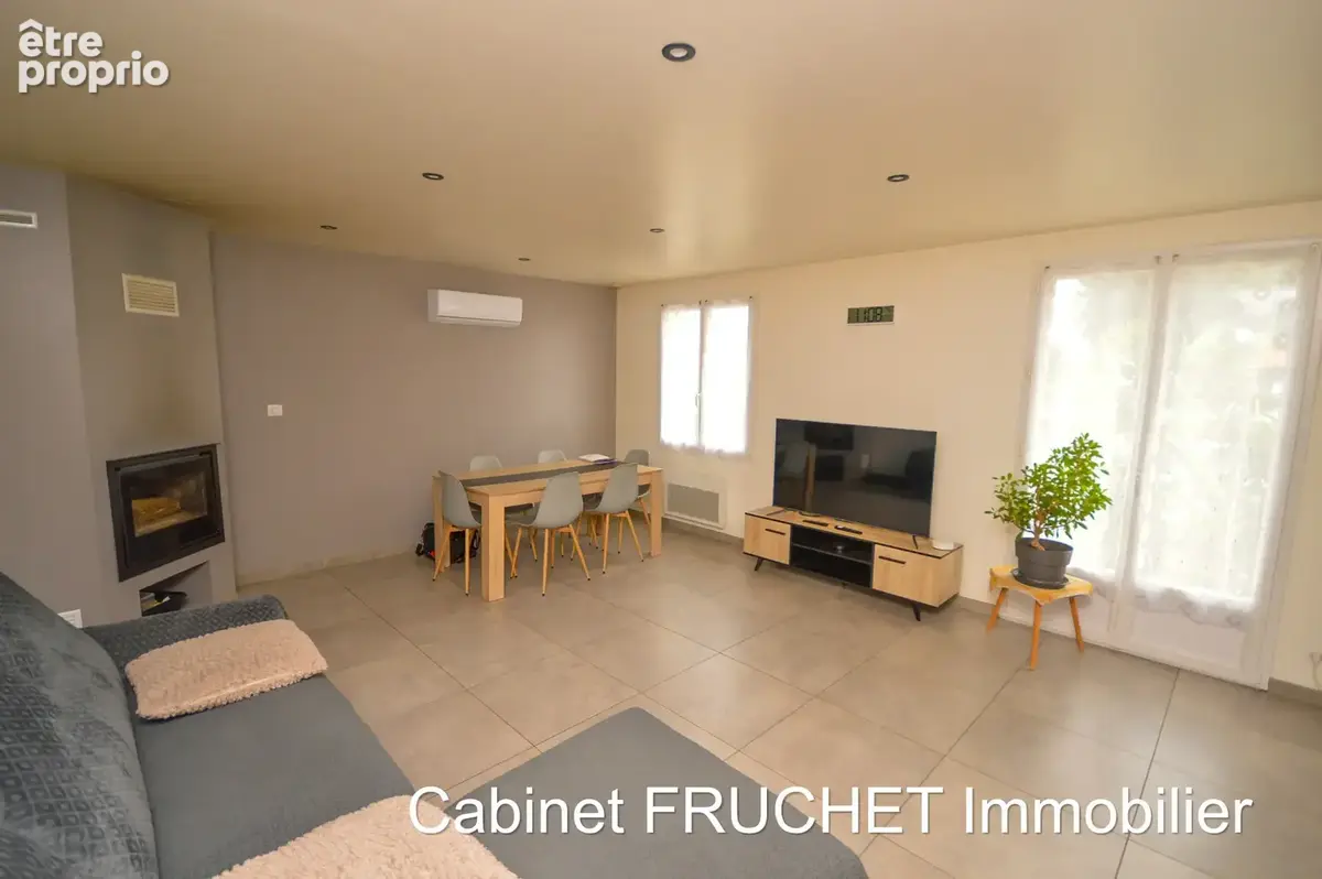 SAINT-PROUANT - Maison de plain-pied - 3 chambres - photo 3