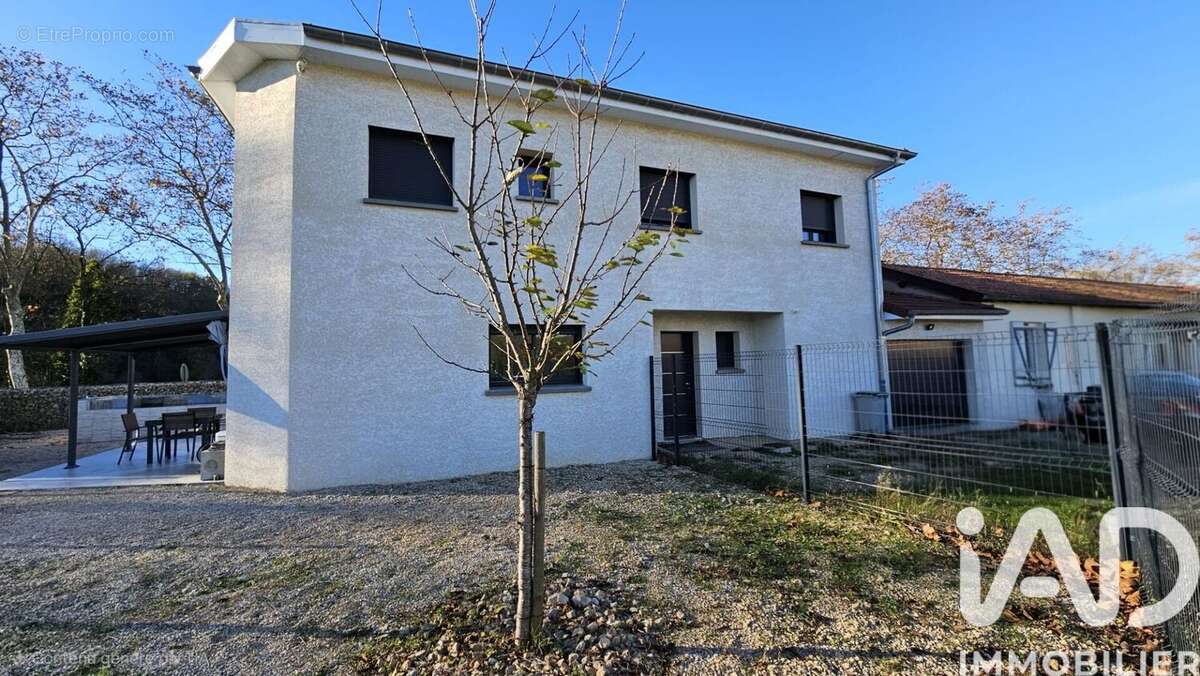 Photo 2 - Maison à NEUVILLE-SUR-AIN