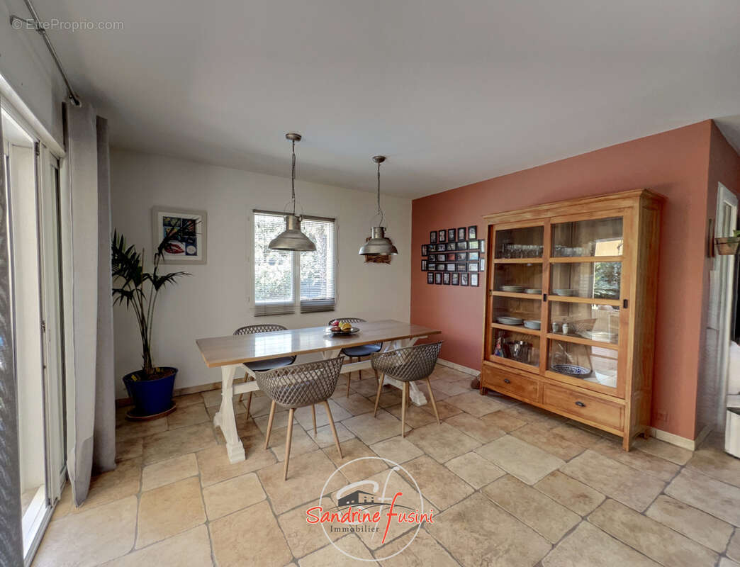 Villa 5 pieces avec piscine et garage - photo 6