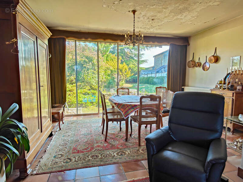 Maison à SAUZE-VAUSSAIS