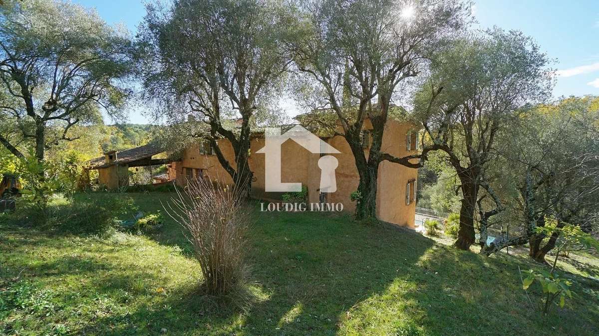 Maison à TOURRETTES-SUR-LOUP