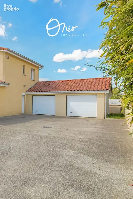 Mions - Maison 5 pièces de 110 m2 avec garage double - Piscine - photo 5