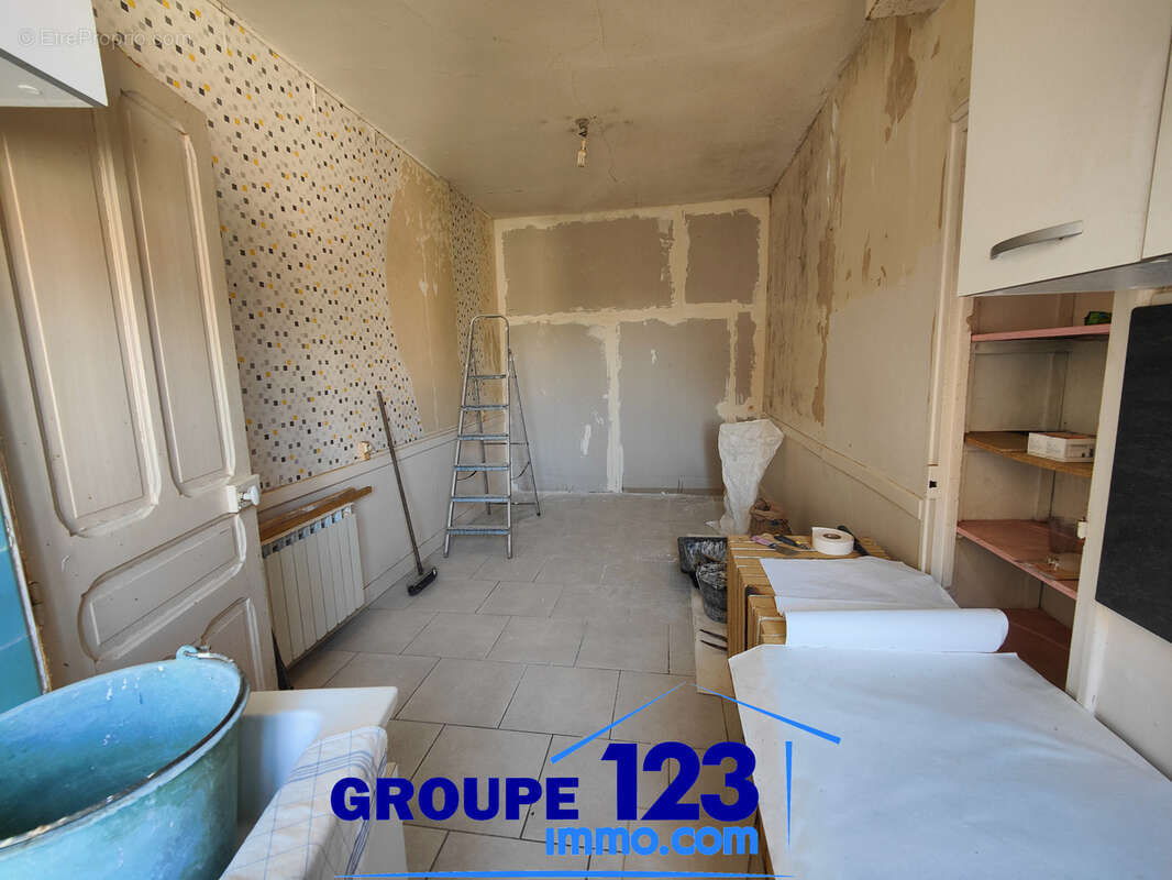 Ensemble immobilier avec 2 logements et local professionnel - photo 7