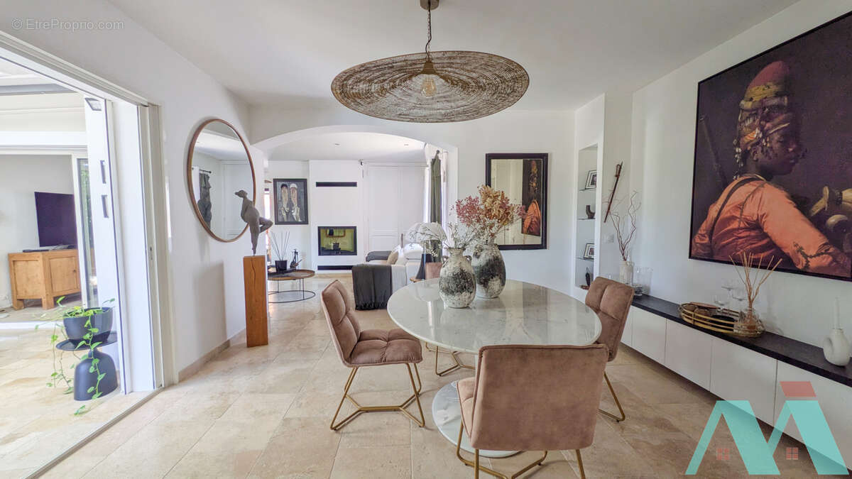 Maison à LE CASTELLET
