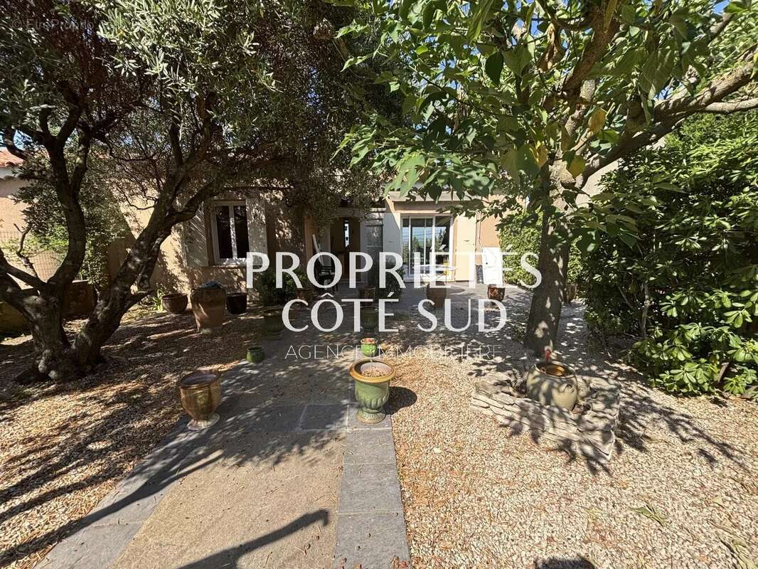 Maison à VILLENEUVE-LES-AVIGNON