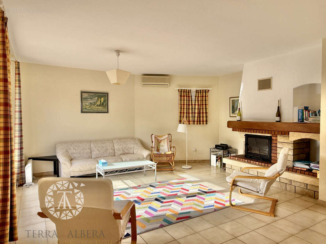 Maison à LAROQUE-DES-ALBERES