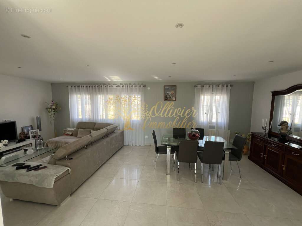 Maison à PONTAULT-COMBAULT