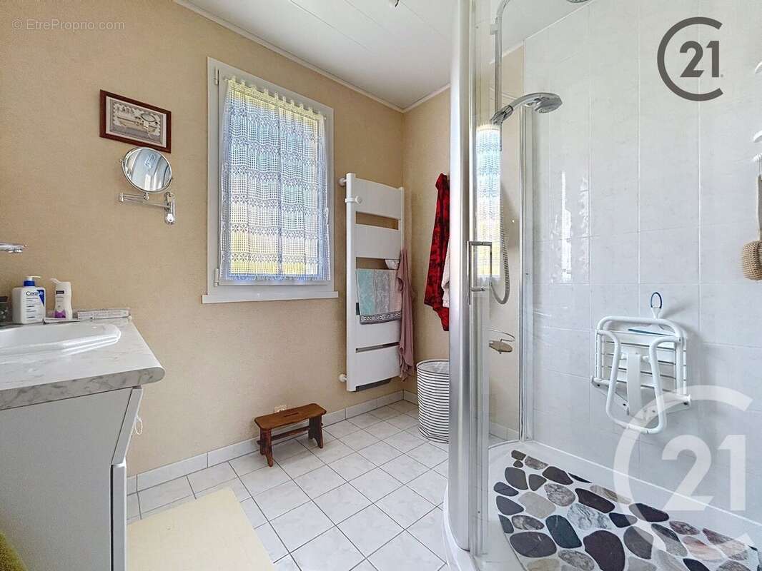 Maison à SAINT-GERMAIN-LAVAL