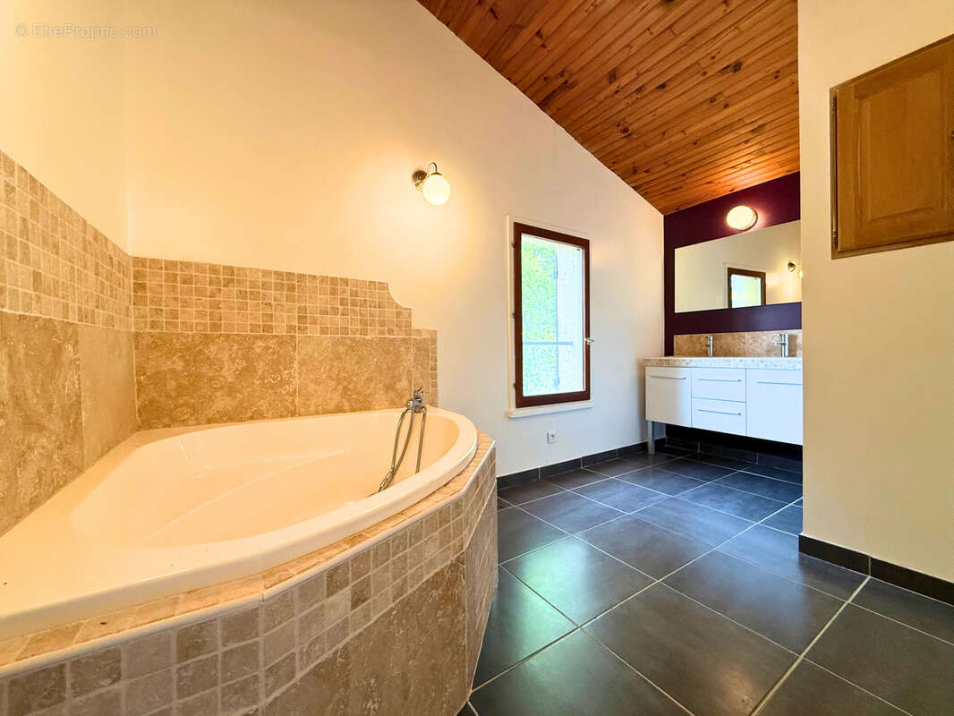 Maison à PIERREVERT