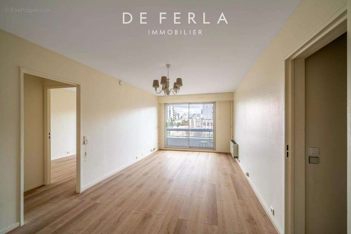 Appartement à PARIS-15E