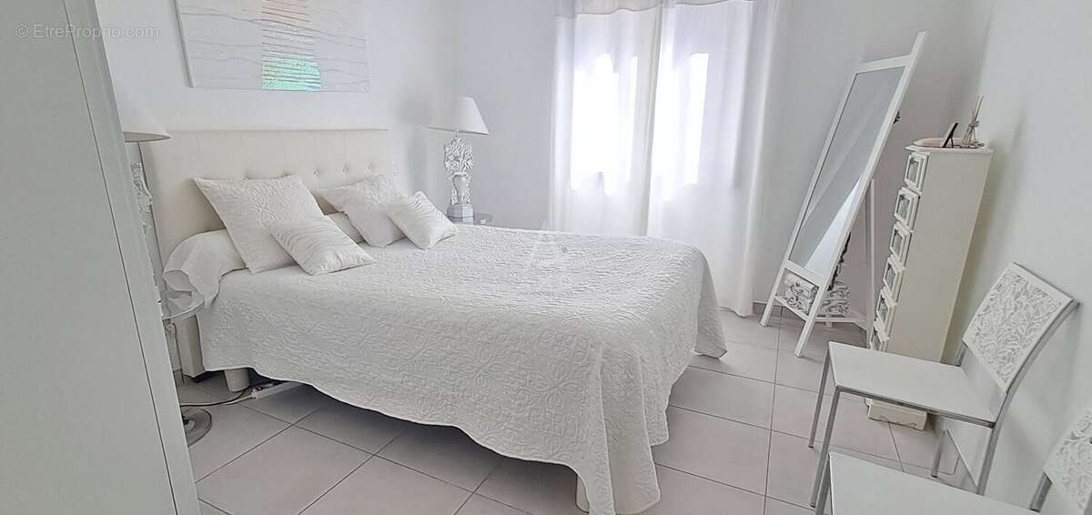 Maison à SAINT-PROJET-SAINT-CONSTANT