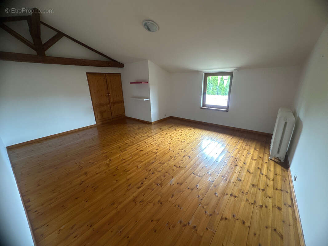 Maison à LES GRANDES-LOGES