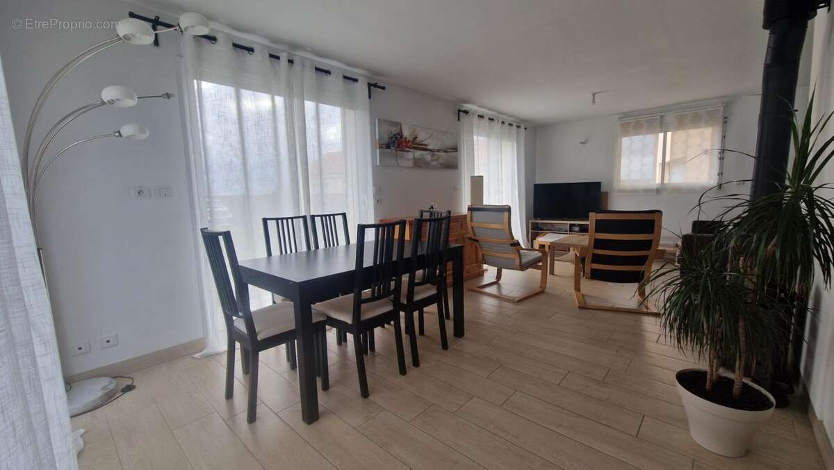 Maison à SAINT-JULIEN-DE-CONCELLES