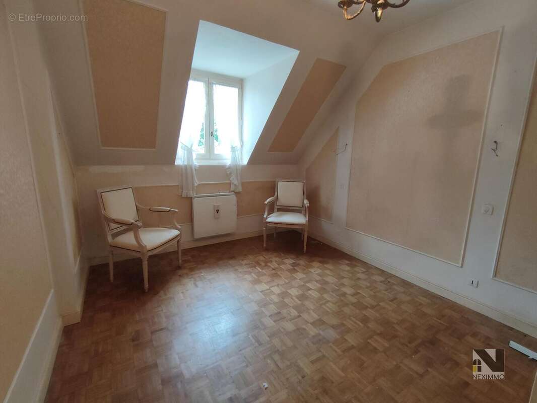 n°1 - Maison à LANOUAILLE
