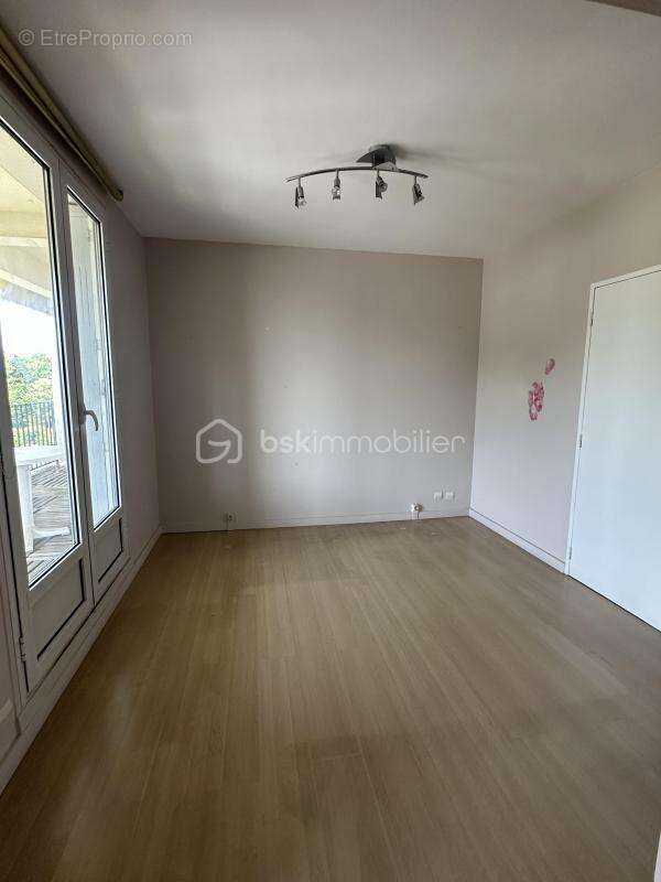 Appartement t5 lumineux de 85 m² avec balcon et cave - photo 11
