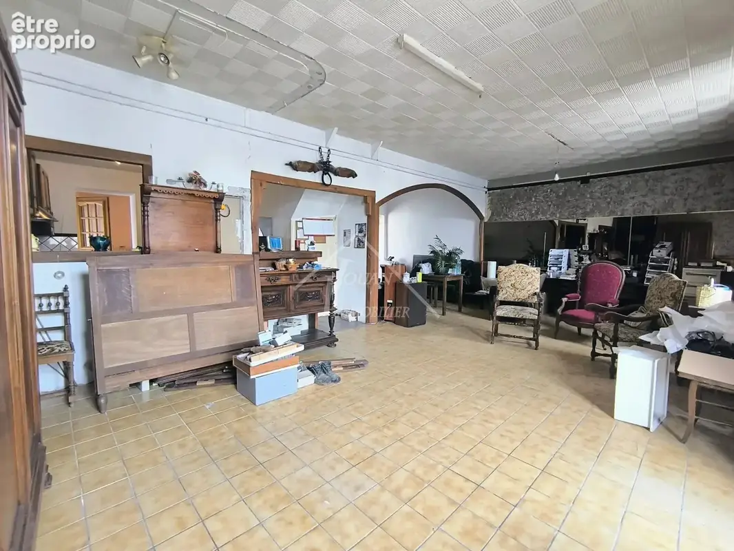 Maison de bourg à rénover avec jardin et garage - photo 6