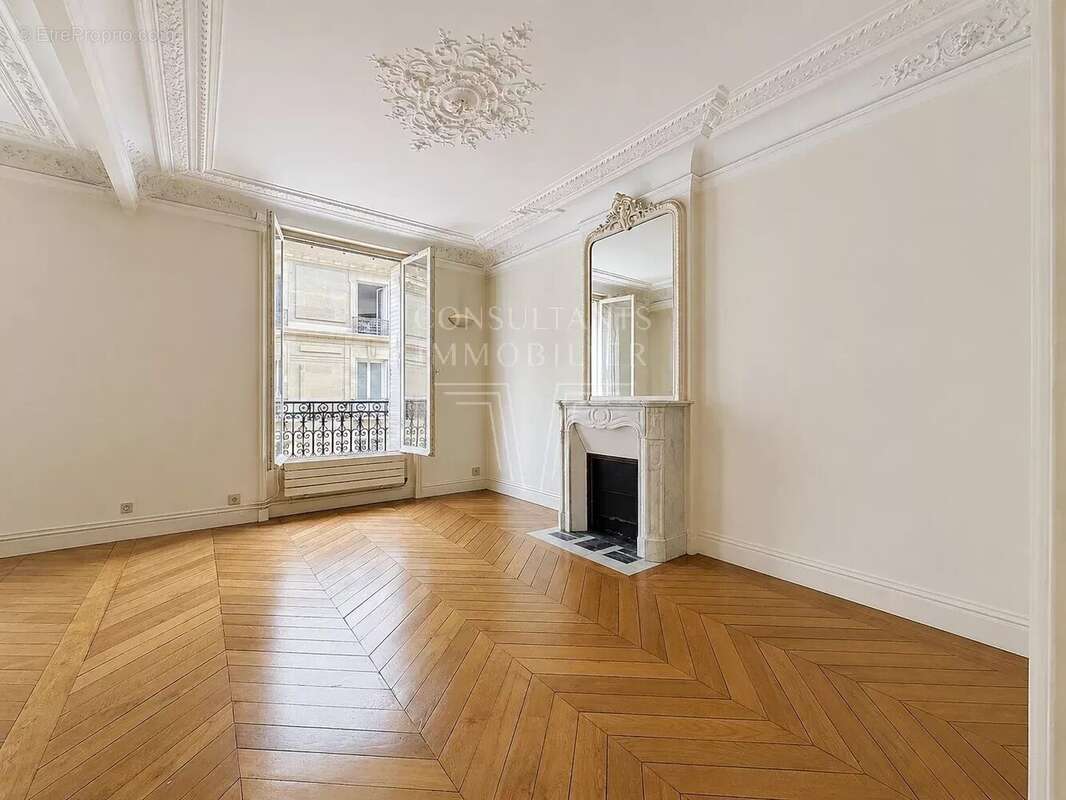 Appartement à PARIS-17E