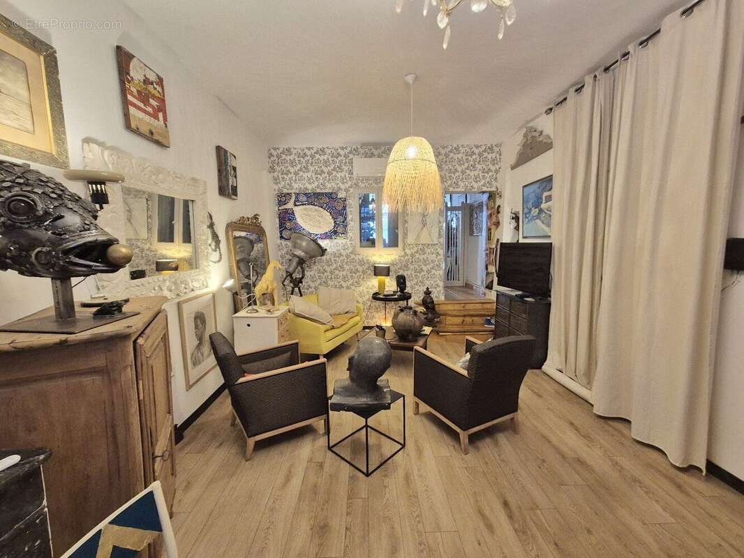 Appartement d'artiste T3 - Centre historique, Béziers (97 m²) terrasse sur le toit, partagé - photo 3