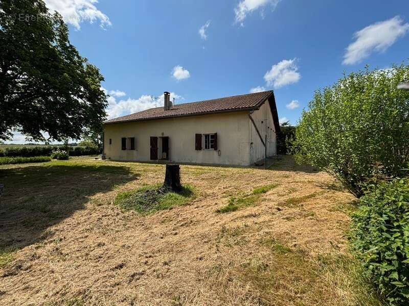 Maison traditionnelle 6 pièces à Tilh - photo 16