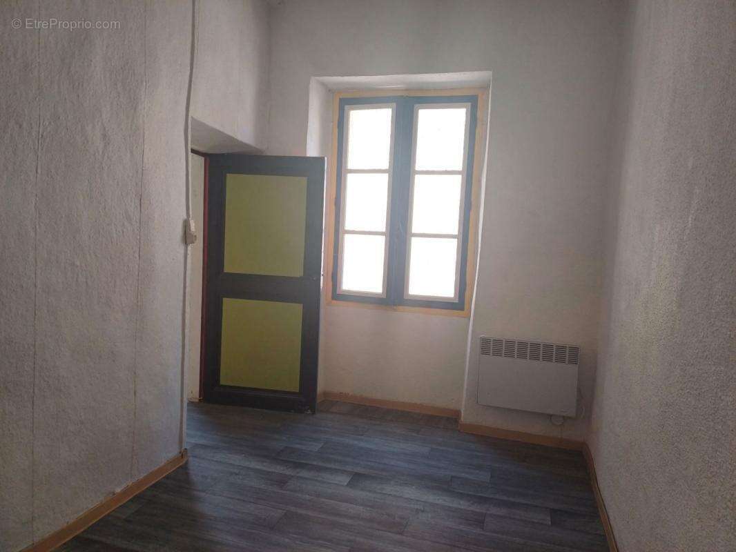 Commerce à VILLEFRANCHE-DE-CONFLENT