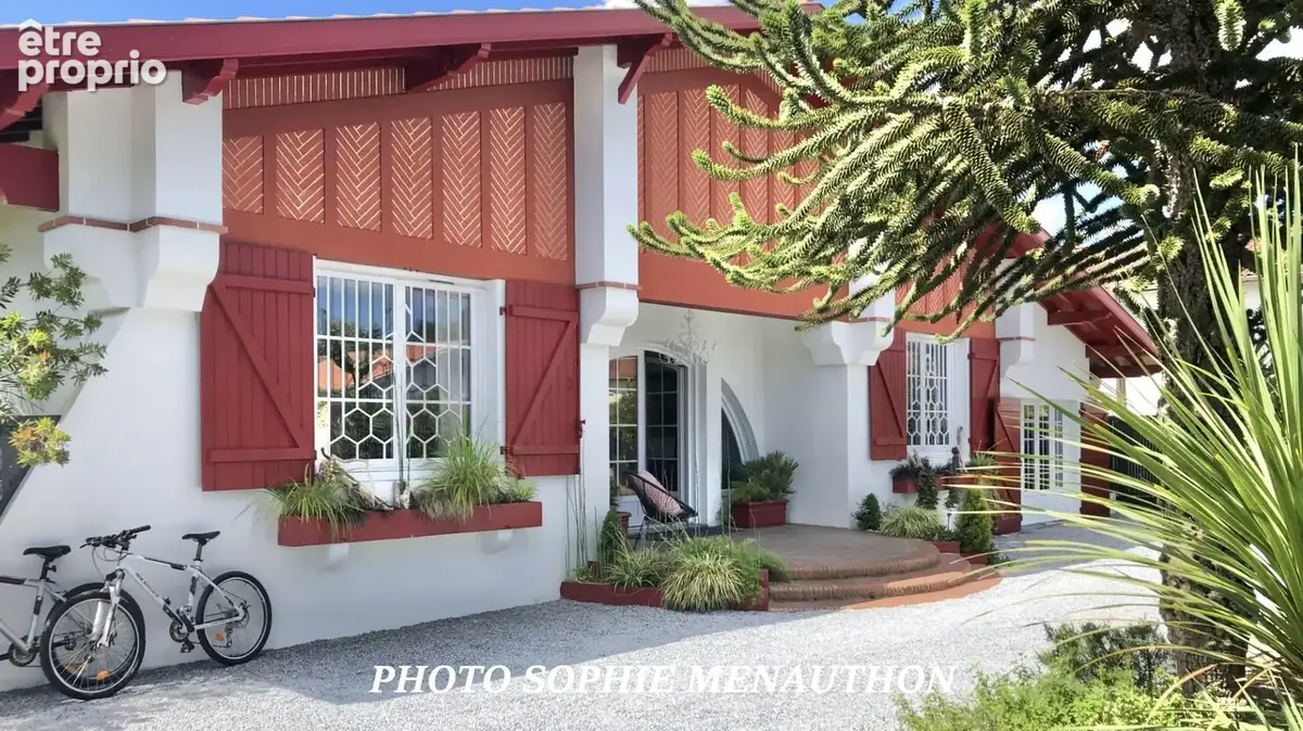 Maison avec 3 logements, piscine sur terrain de 837 m² à Soorts-Hossegor  200 m²  8 pièces  Proche centre et plages - photo 1