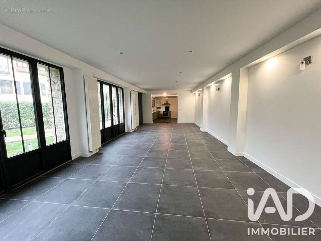 Maison 152 m² à Mantes-La-Ville  - photo 2