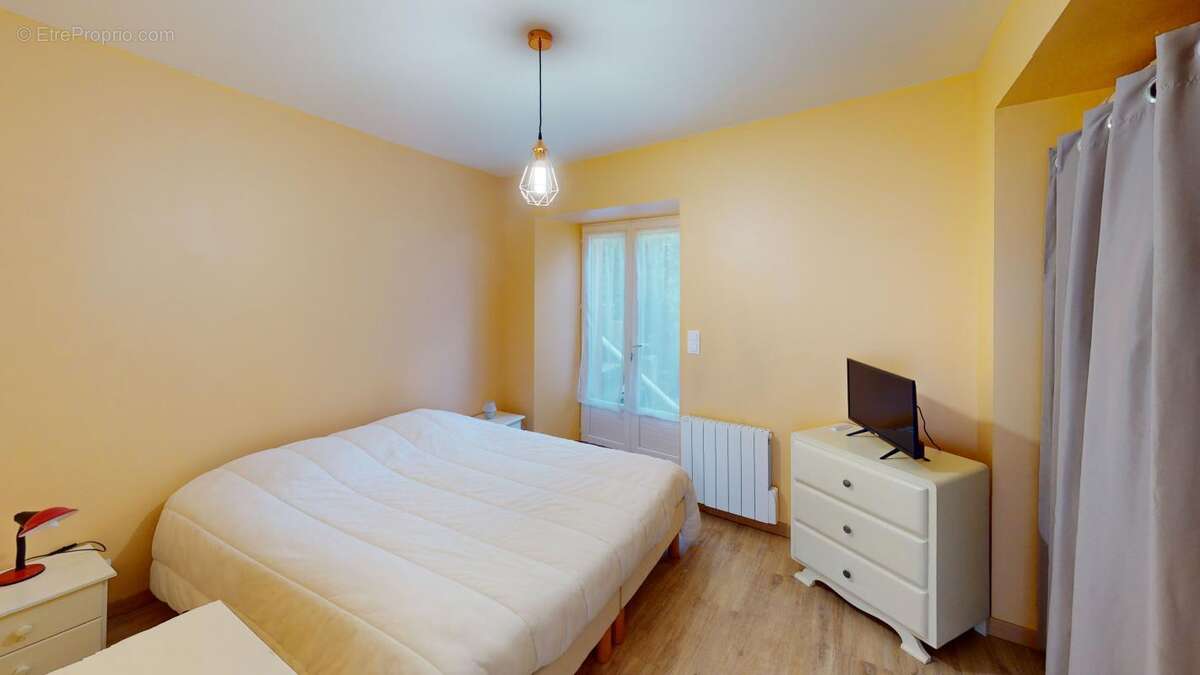 Maison à SAINT-SATUR